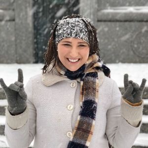 Meet your Posher, Crystal